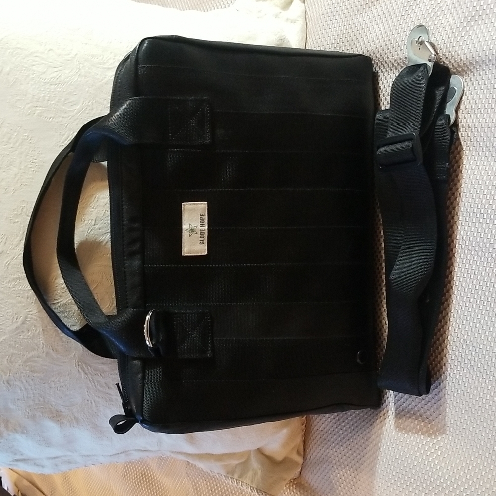 GLOBE HOPE LABTOP  BAG MADE WITH SEATBELTS IN BLACK